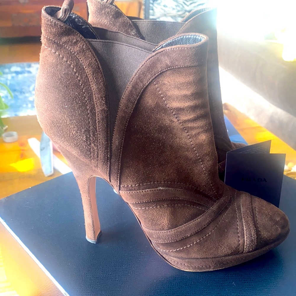 Prada rare suede brown boots in size 40!
